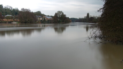 Fototapeta premium Sarthe en cru à Solesmes