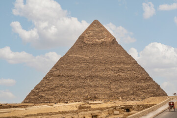 Fototapeta na wymiar Chephren Pyramid. Pyramid Of Khafre In Giza Pyramid Complex, Cairo, Egypt. The Pyramid of Khafre, beautiful desert view, Giza, Egypt