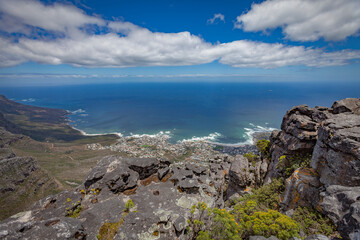 Fototapeta na wymiar stunning view from Table mountain down to the city of Cape Town