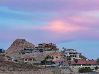 Foto auf Acrylglas Antireflex Beautiful afterglow, clouds and some residence building at Henderson © Kit Leong