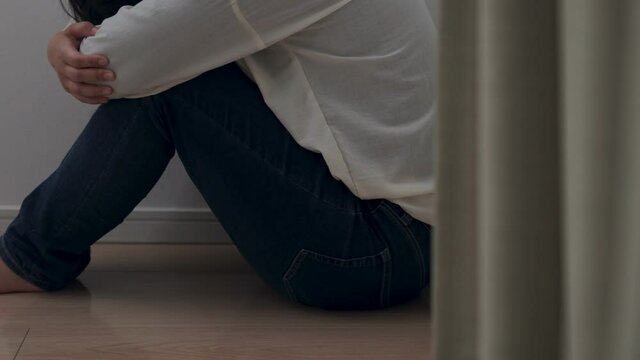 女性・引きこもり・落ち込む