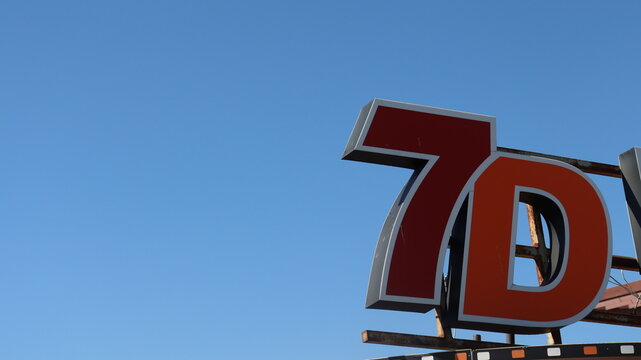 7d symbols on cinema roof