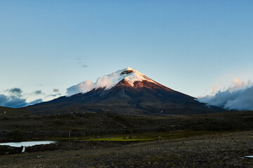 Fototapeta na wymiar Sunset in Cotopaxi volcano , Ecuador.