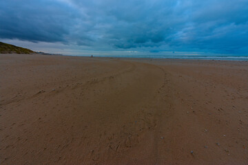 Plage de Stella plage sous le nuage avant le lever du soleil