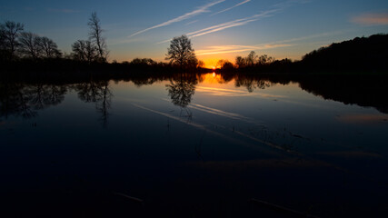 Lever de soleil  sur les marais inondées de Bazouge-cré sur Loir