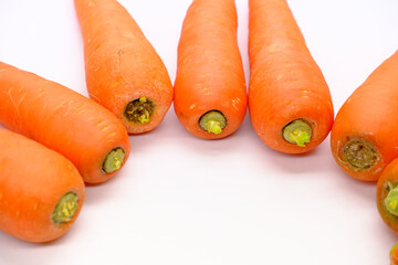 真ん中に集まるニンジンのイメージ素材