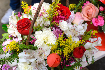 Bouquet of flowers of multiple colors. Beautiful and colorful bouquet of flowers with a variety of flowers.