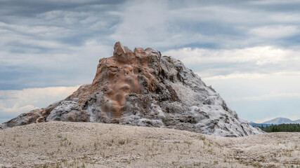 Fototapeta premium The White Dome Geyser in Yellowstone National Park, Wyoming