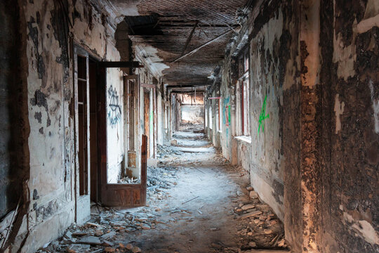abandoned building in the center of Yekaterinburg