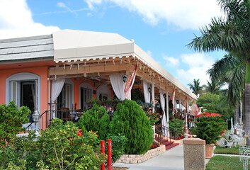 Strassenszene in der Downtown von Naples am Golf von Mexico, Florida