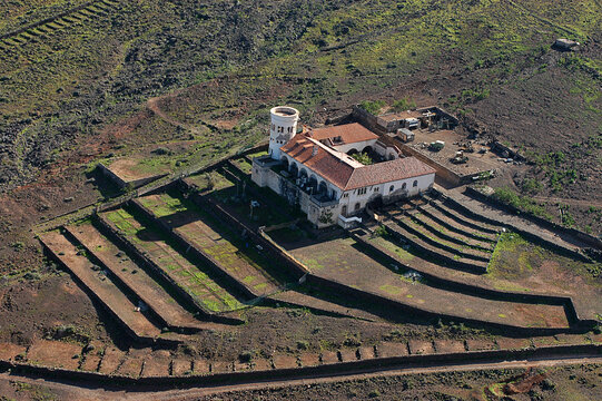 Fotografía aérea de la Villa Winter en la costa de Cofete en Fuerteventura, Canarias