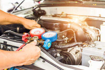 Car air conditioner check service, leak detection, fill refrigerant.Device and meter liquid cooling in the car by specialist technicians.