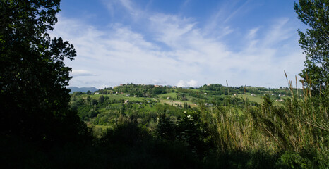 Obraz premium Panorama lungo il sentiero del gambero nero nelle Marche