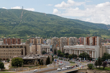 Skopje widziane ze wzgorza z twierdzą - obrazy, fototapety, plakaty