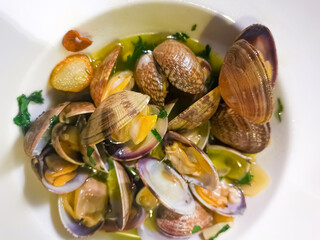 seafood with garlic and herbs
