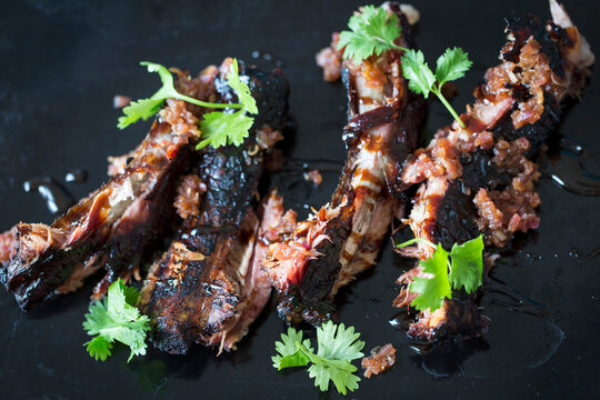 Spareribs mit asiatischer Marinade und Koriander