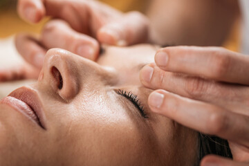 Thai Facial Anti Age Massage - Acupressure Techniques of Traditional Thai Massage
