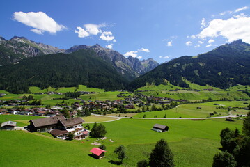 オーストリア・アルプス山脈Stubaitalと暮らし