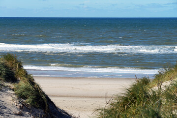 Leuchtturm und Stranddünen auf Holmsland Klit Jütland