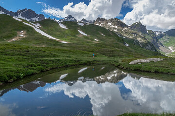 Sommet des Rousses , Paysage des Alpes Grées au printemps , Col du Petit Saint-Bernard , Italie	