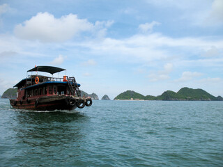 Boat, Location: Halong Bay, Vietnam) (Coordinates 20°54′N 107°12′E)