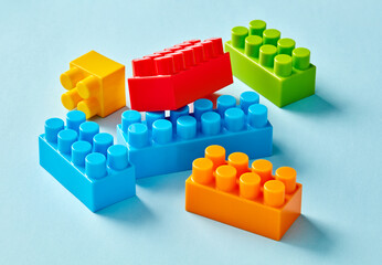 Multi-colored toy bricks
