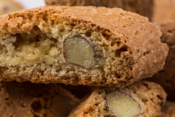 Cantuccini alla mandorla, italian cookies