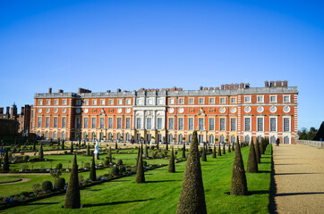 Hampton Court Palace - 434599375