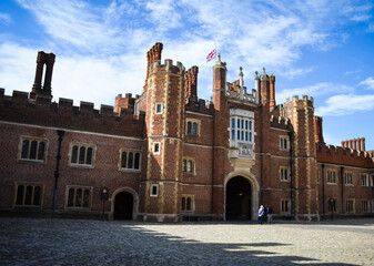 Hampton Court Palace - 434600365