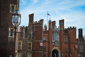 Hampton Court Palace - 434600515