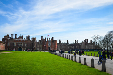 Hampton Court Palace - 434600568