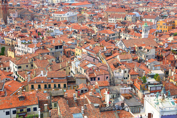 Fototapeta na wymiar Panoramic view of the architecture of venice