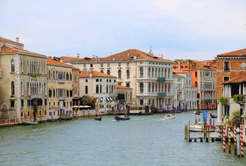 Fototapeta na wymiar Venice cityscape with colorful houses