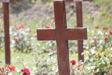 Kreuz mit Rosen 