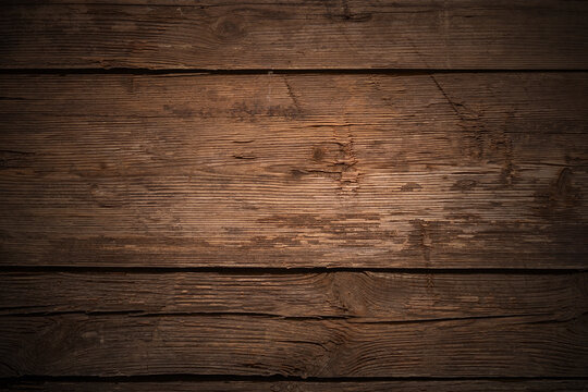 Sử dụng gỗ cũ có đường nét và vân gỗ thanh lịch là một sự lựa chọn tuyệt vời để trang trí nội thất. Hãy xem bức ảnh về sự pha trộn giữa màu nâu và màu xám trên bề mặt gỗ để khám phá điều này!
