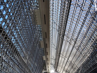 京都駅の屋根の構造