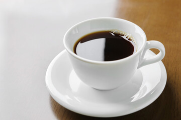 白カップのシンプルなコーヒー