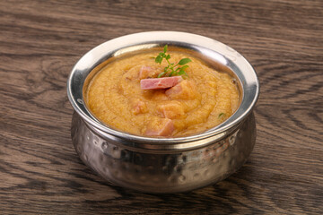 Peas cream soup with smoked ribs