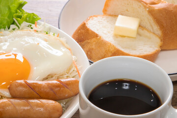 朝食のコーヒー