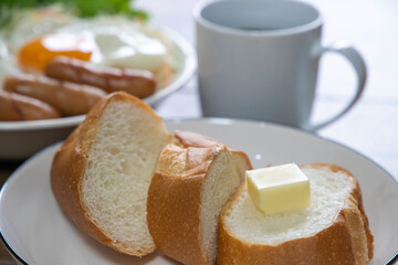 朝食のフランスパン