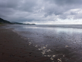 Abendstimmung am Pazifik Strand bei Dominical in Costa Rica