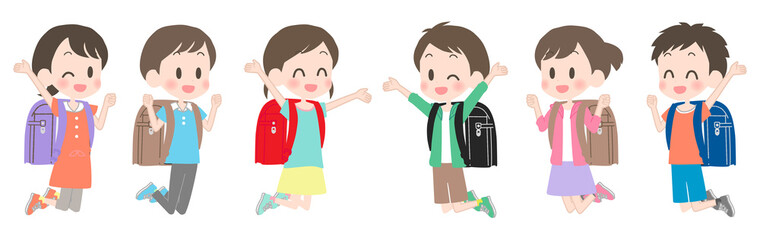 ランドセルを背負ってジャンプする小学生