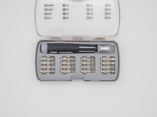 クローズアップした精密ドライバー（交換ビット付）