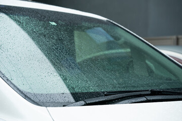 雨・水滴・車