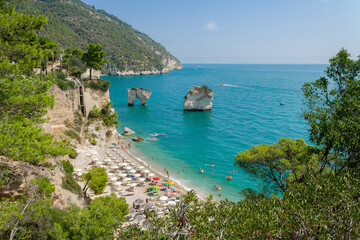 Fototapeta premium La spiaggia di Baia dei Faragioni sul Gargano in Puglia
