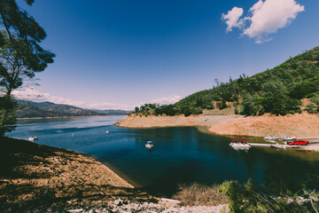 Naklejka premium Shasta lake
