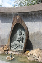 Imgens que desmontam religiao, fe, escutura, natureza, cultura japonesa.