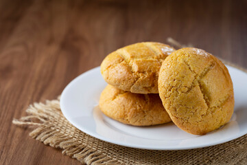 (Broa de Milho) - Traditional Brazilian cookies.
