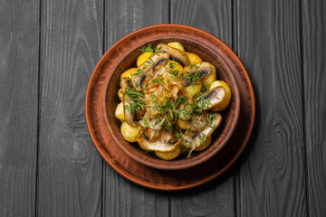 Champignon or button mushrooms served with roasted potato