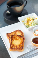 フレンチトースト　カフェのモーニングメニュー